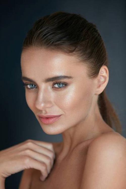 Какой макияж подходит для смуглых брюнеток с карими глазами. Макияж для смуглой кожи