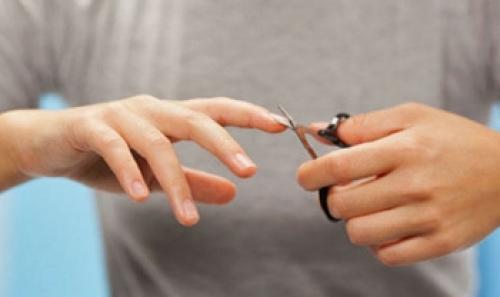 Что такое обрезной маникюр и аппаратный. Какой маникюр лучше: аппаратный или обрезной