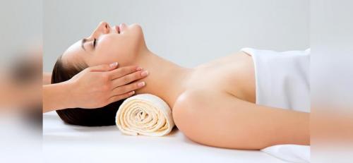 Как делать массаж лица от отеков под глазами и на скулах правильно в домашних условиях