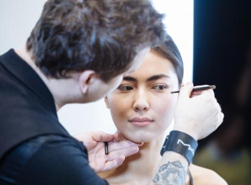 Макияж для увеличения глаз для азиаток. Как зрительно увеличить 
азиатские глаза