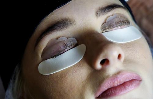 Что такое ламинирование ресниц и вредно ли это. Ламинирование ресниц: описание процедуры