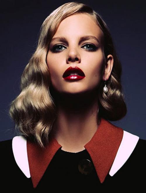 «Голливудская волна» на одну сторону и с челкой