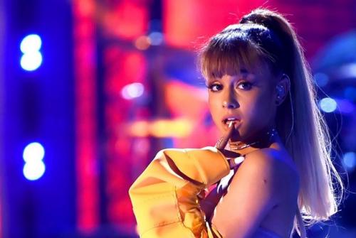 Челка из пучка. Как сделать челку не обрезая волосы: временная, фальшивая имитация из своих прядей без стрижки и не подстригая локоны, все возможные варианты, фото, видео, пошаговые инструкции, советы специалистов