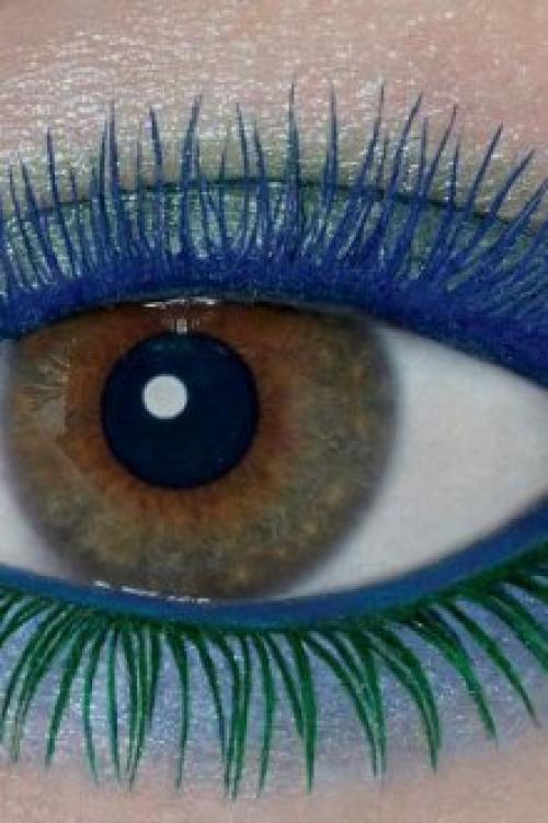 Бордовая тушь для голубых глаз. Синяя тушь для разных глаз