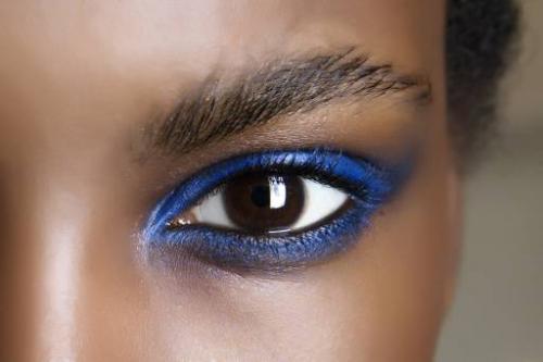 Макияж для круглых карих глаз: правила и идеи