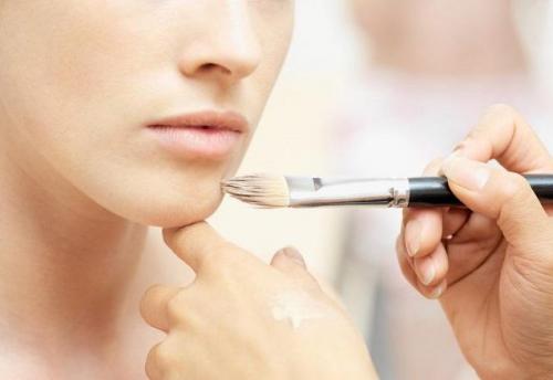 Как правильно пользоваться консилером в палетке на каждый день. Как правильно пользоваться палеткой консилеров чтобы срыть несовершенства кожи