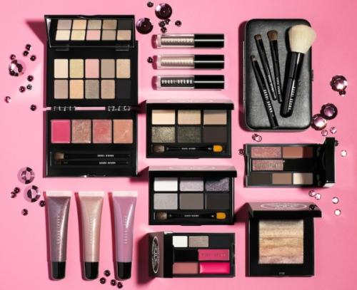 Набор косметики для профессионального макияжа. Как собрать базовый набор для макияжа