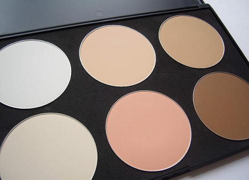 Набор косметики для профессионального макияжа. Как собрать базовый набор для макияжа