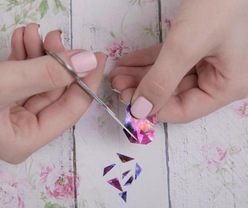 Как сделать на ногтях эффект битого стекла в домашних. Пошаговая инструкция: как сделать «битое стекло»