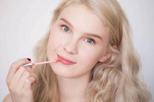 Легкий повседневный макияж для серо-голубых глаз. Легкий повседневный макияж для голубых глаз