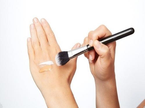 Как правильно подобрать тональный крем для лица по цвету. Как правильно подобрать цвет тонального крема для лица под тип кожи: онлайн и другие тесты