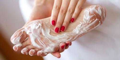 Кератолитическое действие, что это. Кератолитики как эффективное средство удаления огрубевшей кожей стоп