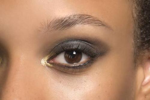 Макияж для круглых карих глаз: правила и идеи