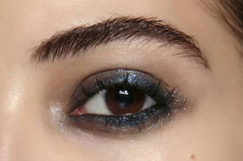 Макияж для круглых карих глаз: правила и идеи