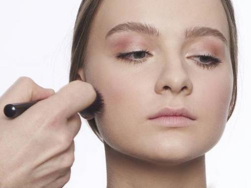 Макияж для серо-голубых глаз и русых волос пошагово. Как сделать макияж для серых глаз и русых волос?