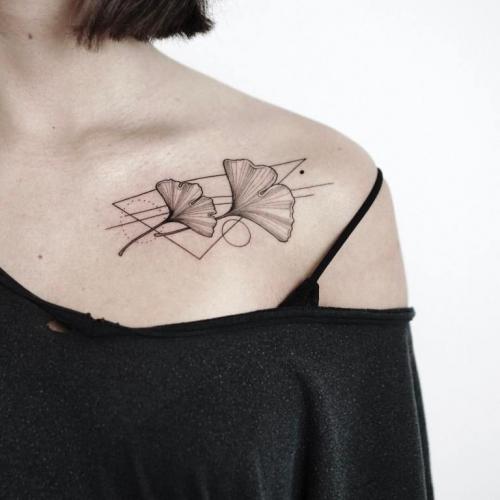 Тату на ключице надписи. Тату на ключице – значение