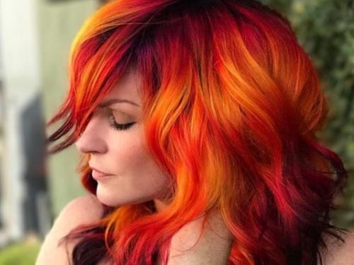 Прически для широкого лица женские. Длинные волосы и полное лицо 05 Прически для широкого лица женские. Длинные волосы и полное лицо 05