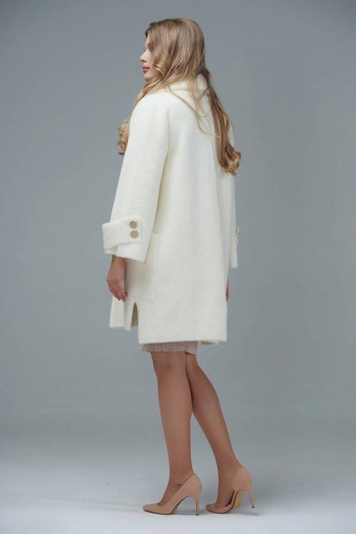 Какой цвет шарфа подойдет к молочному пальто. С чем носить пальто молочного цвета?