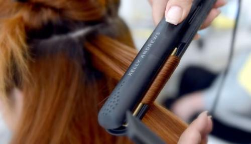 Как выпрямить волосы без плойки за 10 минут. Принцип процедуры выпрямления волос без утюжка в домашних условиях