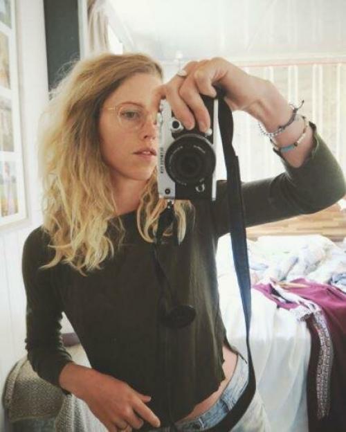 Долго не мыть голову полезно. “Никогда не была счастливее”: что будет, если год не мыть голову шампунем