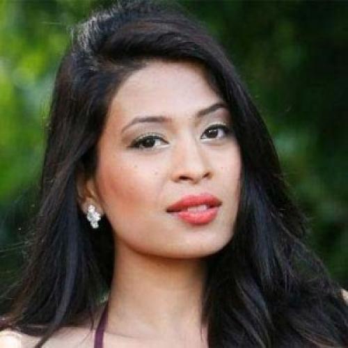 Что делать, чтобы волосы были прямыми. Как сделать волосы гладкими и прямыми без утюжка? 13