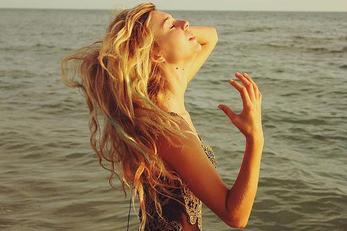 Защита для волос летом. 11 советов, как защитить волосы от солнца