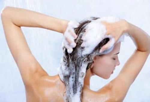 Как очистить кожу головы от сальных пробок. Как очистить кожу головы народными рецептами