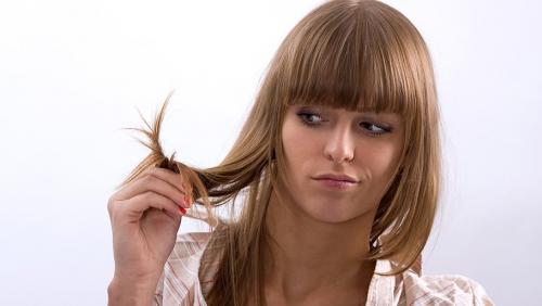 Жирные волосы у корней и сухие на кончиках, что делать. Как лечить локоны? 04 Жирные волосы у корней и сухие на кончиках, что делать. Как лечить локоны? 04