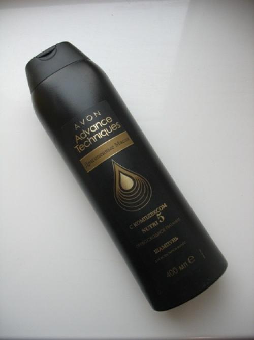 Сыворотка-спрей драгоценные масла. Средства для волос из серии Advance Techniques «Драгоценные масла» от Avon: сыворотка для интенсивного блеска волос, двухфазная сыворотка-спрей и шампунь