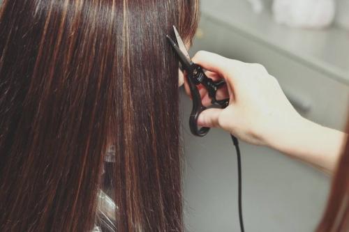 Стрижка горячими ножницами миф. Стрижка волос горячими ножницами: плюсы, минусы и мифы