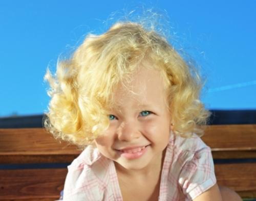 Расческа для кудрявых волос. Уход за кудрявыми волосами: о расческах для кудрявых волос 10