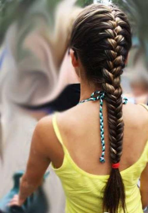 Что делать с волосами на ночь. Как спят ваши волосы? Влияние кос, пучков и жгутов на волосы во время сна. 14