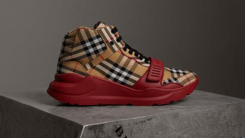 Джинсы с кроссовками 2020. Самые модные кроссовки в 2020 – фото-обзор новинок