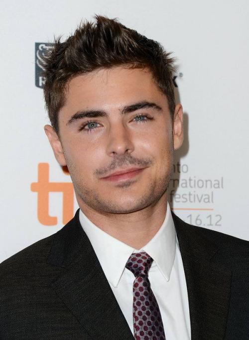 Мужские стрижки 2019 с челкой. Естественная мужская стрижка 2019-2020