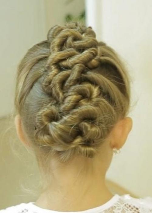 Прически с тонкими волосами для девочек. Жгуты 01