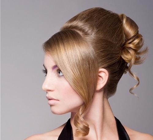 Прически на свадьбу для женщин на короткие волосы. Укладка на короткие волосы без фаты 17