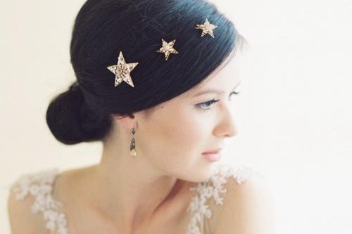 Прически на короткие волосы на свадьбу с челкой. Укладка на короткие волосы без фаты 18