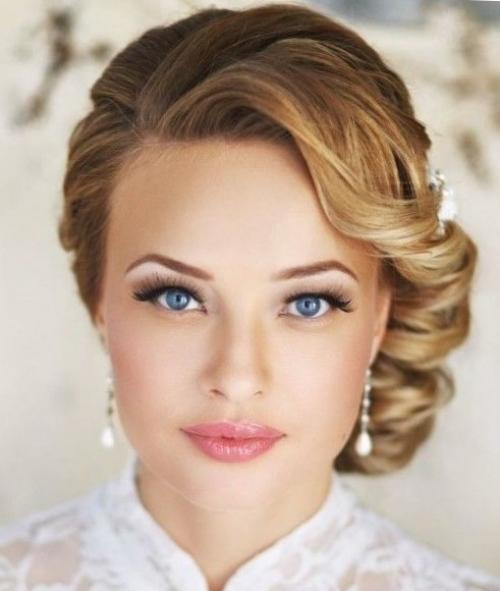 Прически на средние волосы с челкой на праздник. Прически на средние волосы на праздник