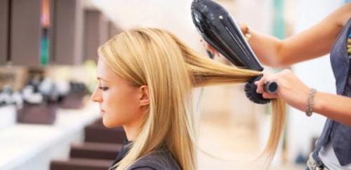 Укладка брашингом на короткие волосы. Как укладывать волосы на брашинг самостоятельно. Пошаговая инструкция