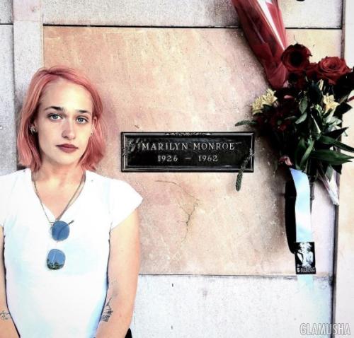 Розовые волосы одежда. Розовые волосы - самый главный тренд этого сезона