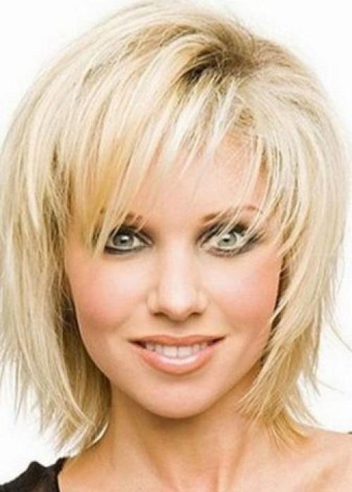 Каре стрижки на среднюю длину. Особенности стрижки рваное каре 03