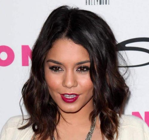 Прически на темные волосы средней длины. Модные женские стрижки на средние темные волосы