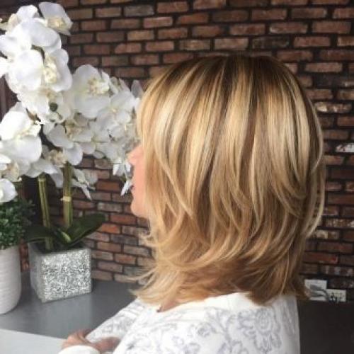 Каре стрижка средней длины. Особенности стрижки рваное каре 11 Каре стрижка средней длины. Особенности стрижки рваное каре 11