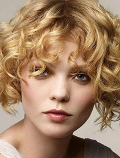 Прическа на короткие волосы локоны. Прическа с завитыми локонами на короткие волосы: фото и пошаговая инструкция