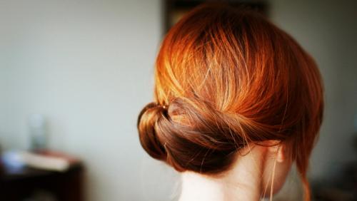 Повседневные прически на волосы средней длины. Волосы средней длины: варианты причесок «на быструю руку»