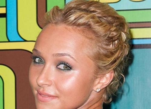 Прическа на средние волосы каре. Особенности стрижки рваное каре 04 Прическа на средние волосы каре. Особенности стрижки рваное каре 04