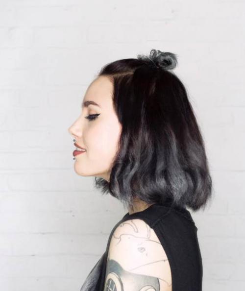 Розовые пряди на длинных волосах. Цветные пряди на волосах: модные тенденции — 2019