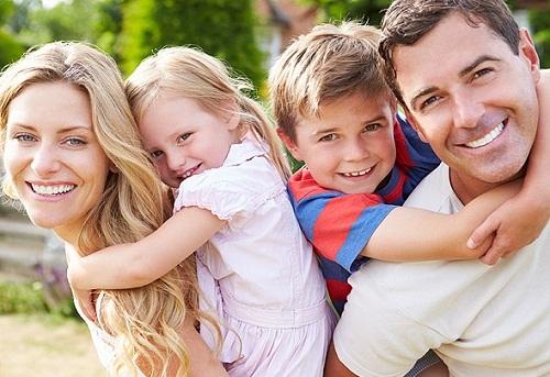 Почему седеют волосы у детей. КОГДА ДОЛЖНЫ ПОЯВЛЯТЬСЯ СЕДЫЕ ВОЛОСЫ?