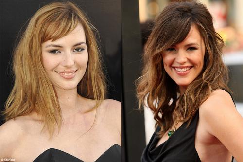 Короткая челка на бок. Несколько слов о моделях челки на бок