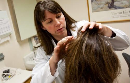 Как избавиться от перхоти в домашних условиях подростку. Лечение: традиционные методы